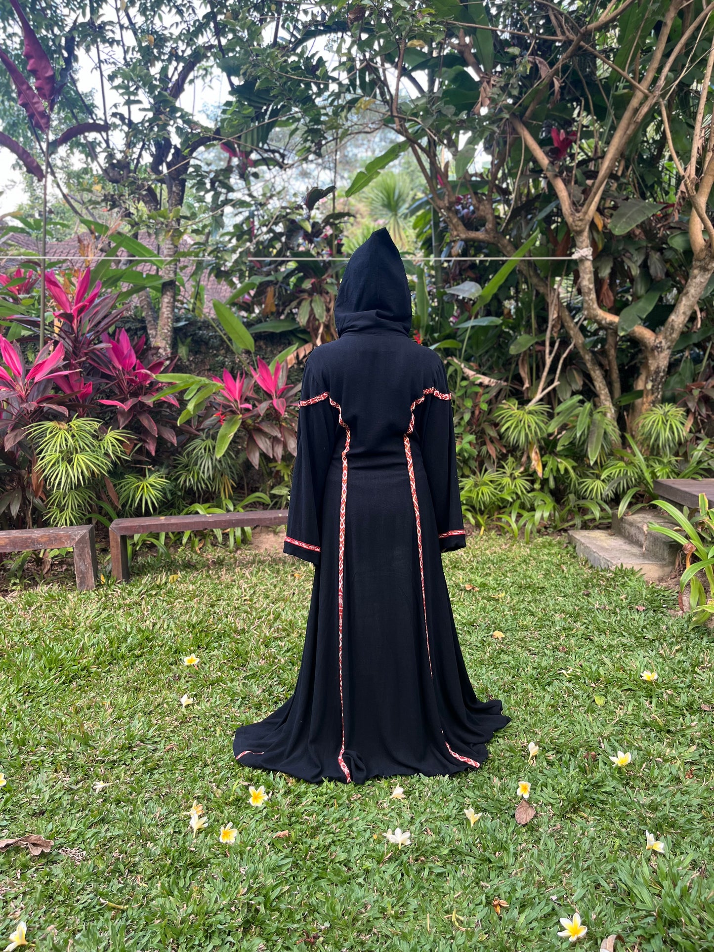 Daayan Hooded Cape ~ Black Linen Rayon